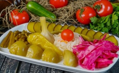 Букет из маринованных овощей
