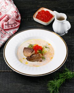 Уха по-царски с икрой и осетром