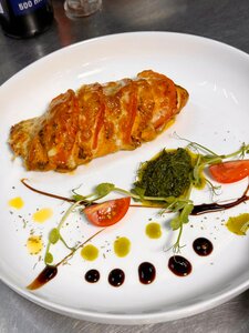 КУРИНАЯ ГРУДКА «КАПРЕЗЕ» с Песто из свежей зелени ( Chicken breast with fresh herb pesto)