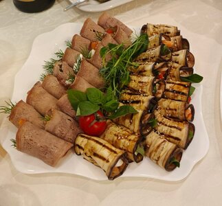 Рулеты из баклажанов