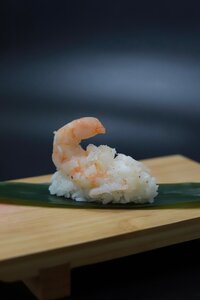 Суши с креветкой