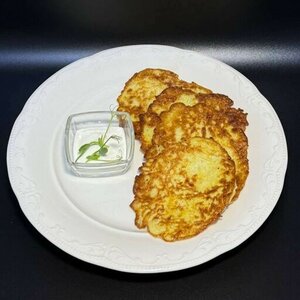 Драники со сметаной