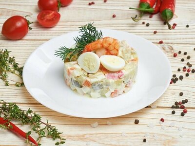 Оливье с креветками