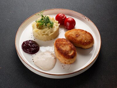 Котлеты из курицы с картофельным пюре