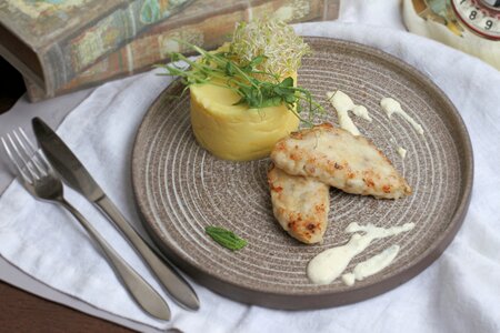 Тельное из муксуна с картофельным пюре